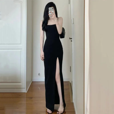 Elegance in black tones - a dress for special occasions