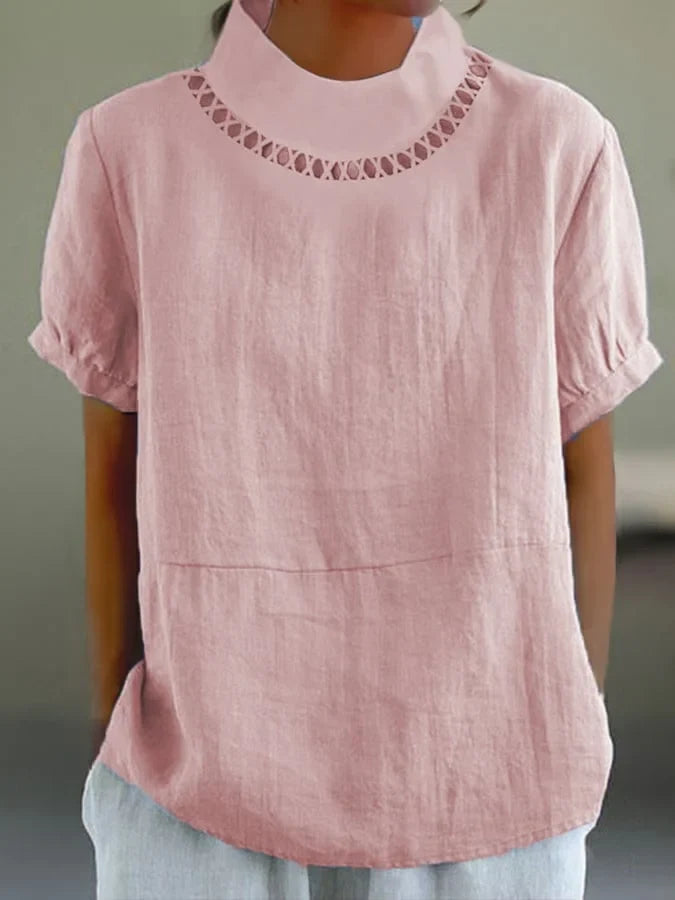 Elegant turtleneck sweater with a subtle print