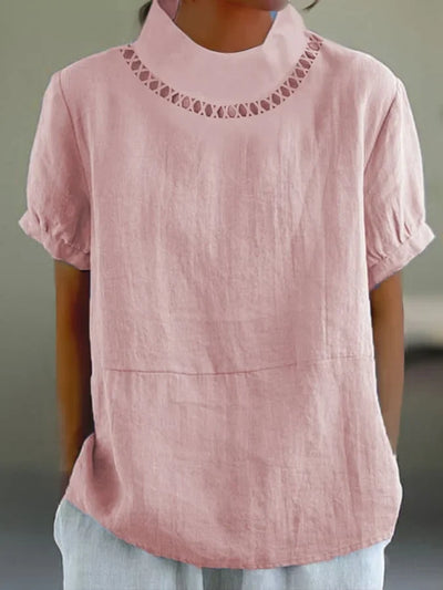 Elegant turtleneck sweater with a subtle print