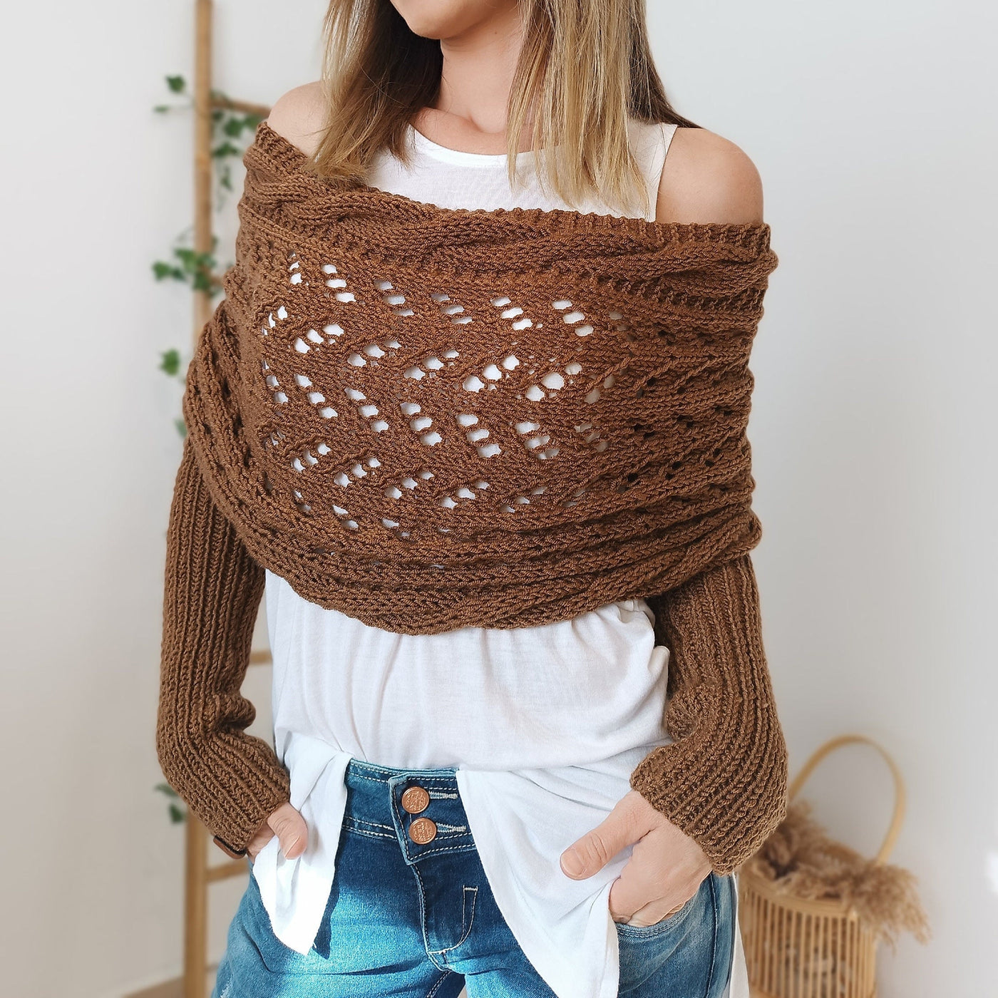 Fia - Warm scarf with ponytail sleeves