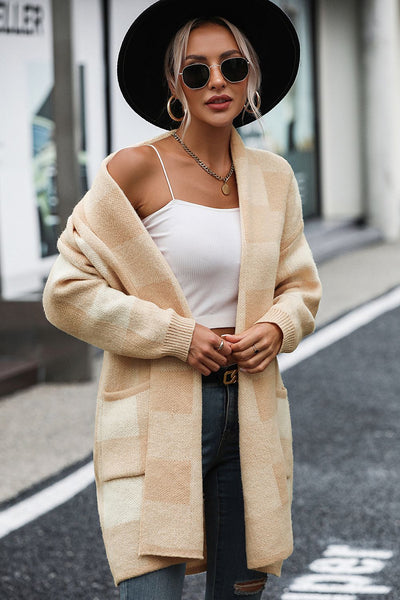 Plaid raglan cardigan: comfort and style with pockets