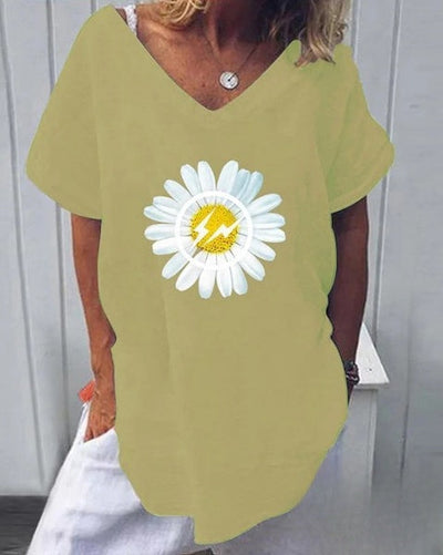 Desiree Daisy Print V-Neck Blouse - Casual Short Sleeve Style