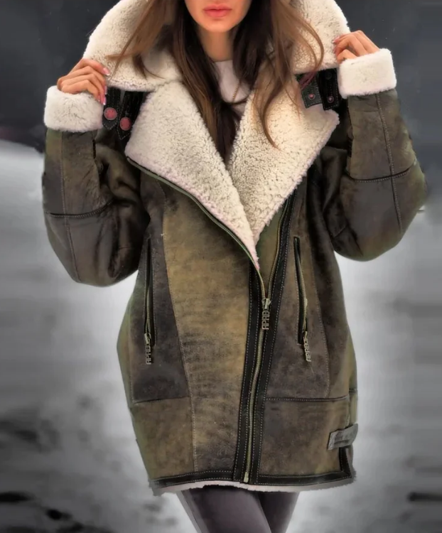 Warm and modern women's jacket with elegant design
