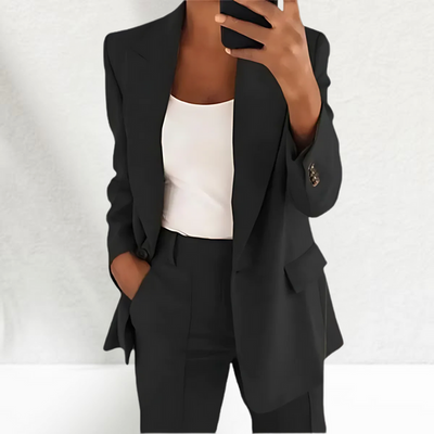Elegant women's set with a structured blazer and wide-legged trousers