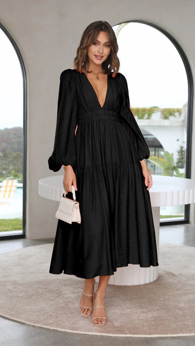 Amalie - Long-Sleeved Dress with Slimming Pleats and Fresh Skirt