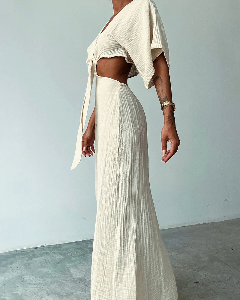 Camila - Beautiful dress with open waist and laces