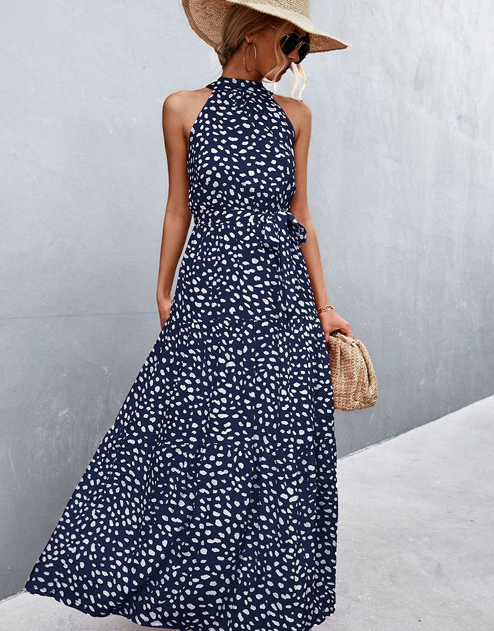 Sleeveless dress with summer print