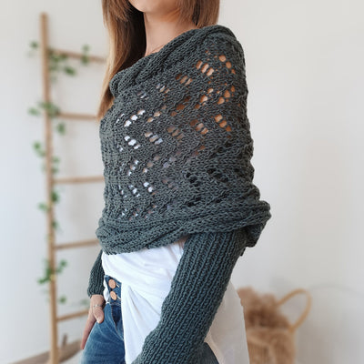Fia - Warm scarf with ponytail sleeves