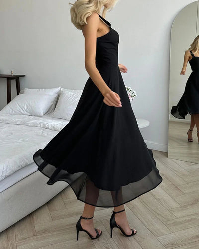 Daniela - Elegant square neck solid color dress