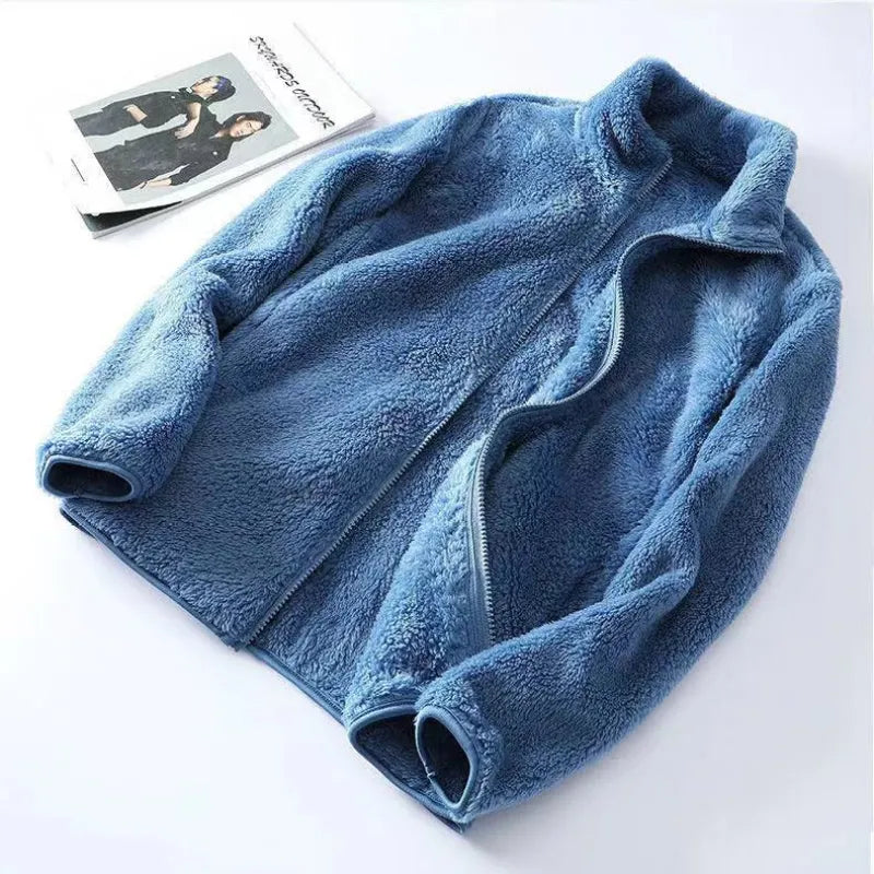 Soft zip-up jacket: comfort and style in one