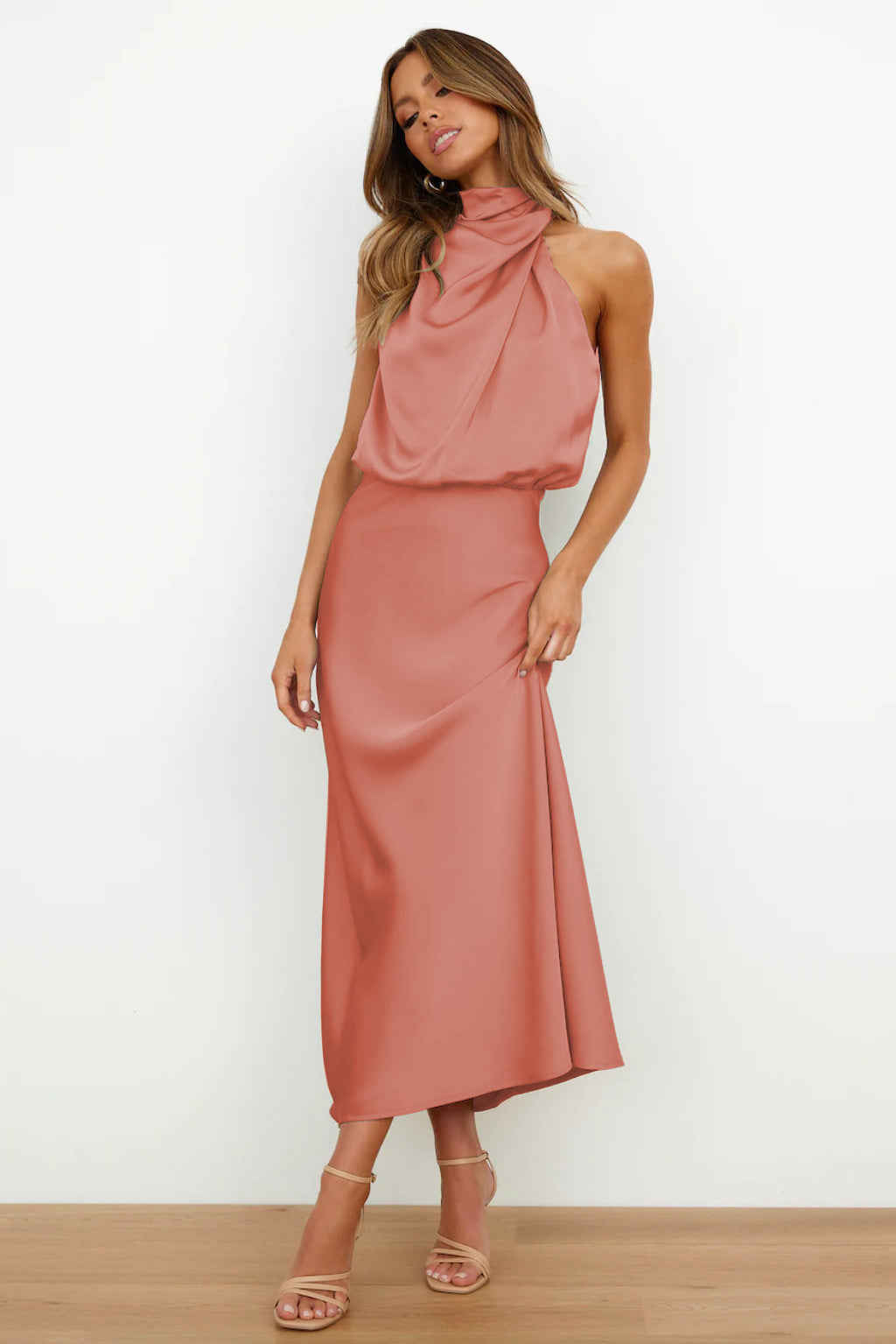 Elegant long dress with asymmetrical neckline and sophisticated design