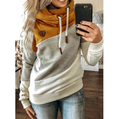 Comfortable long-sleeved hooded sweater for relaxing