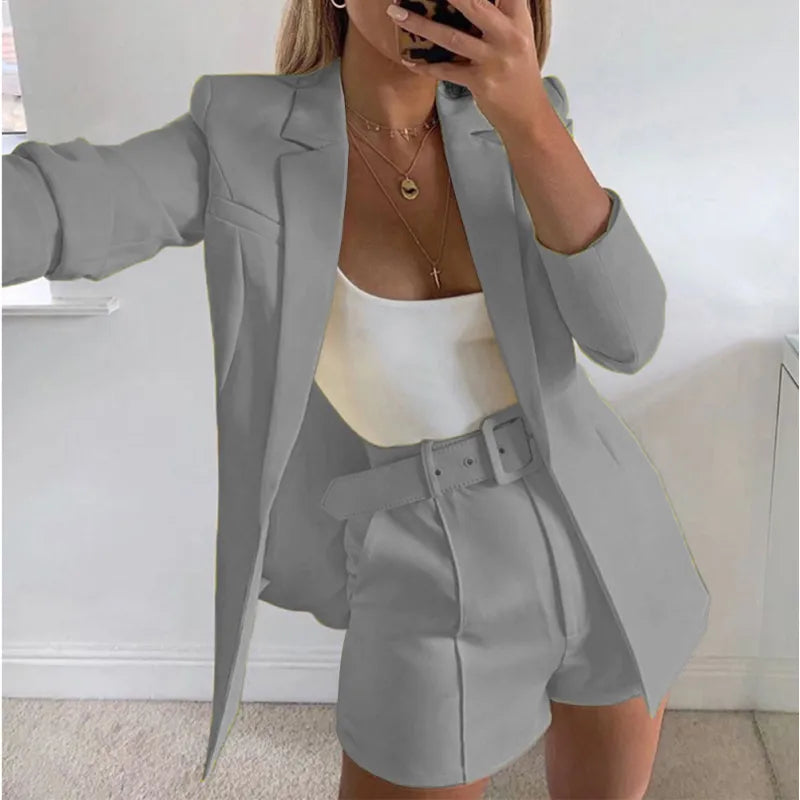 Marga - Elegant linen blazer and shorts set for women