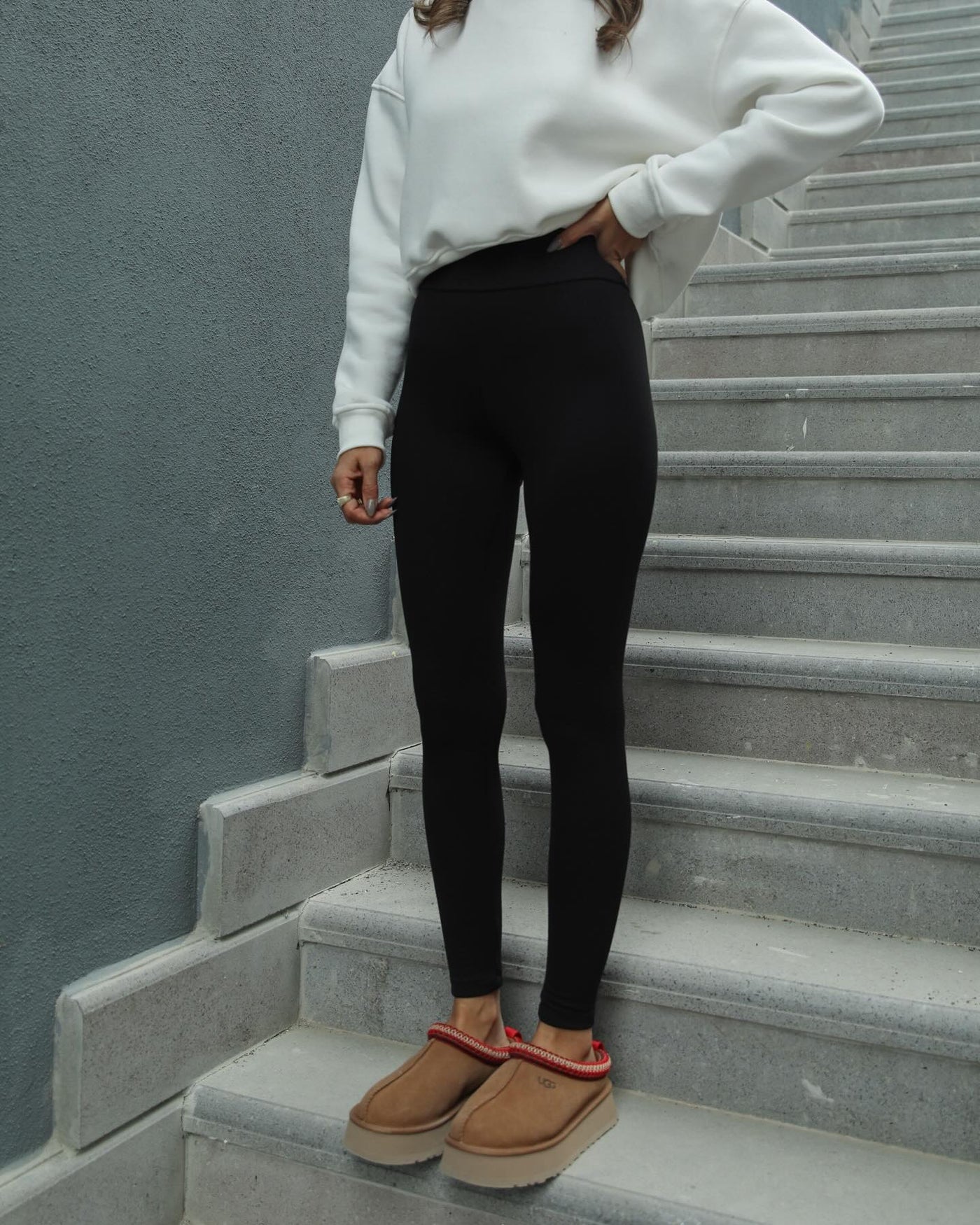 Elegant Thermal Leggings for Maximum Comfort and Warmth