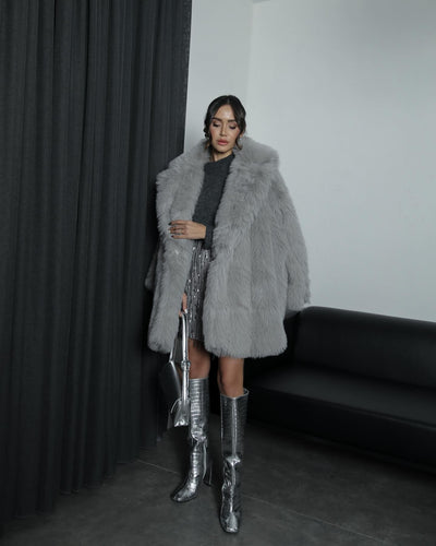 Elegant Coat with Fold-Over Collar for a Chic Style
