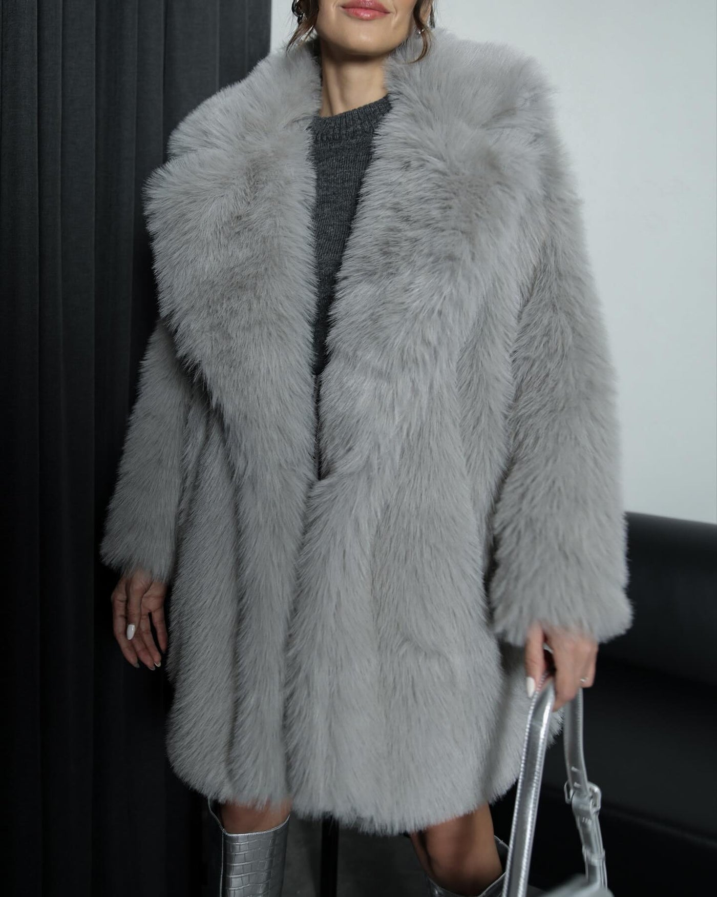 Elegant Coat with Fold-Over Collar for a Chic Style
