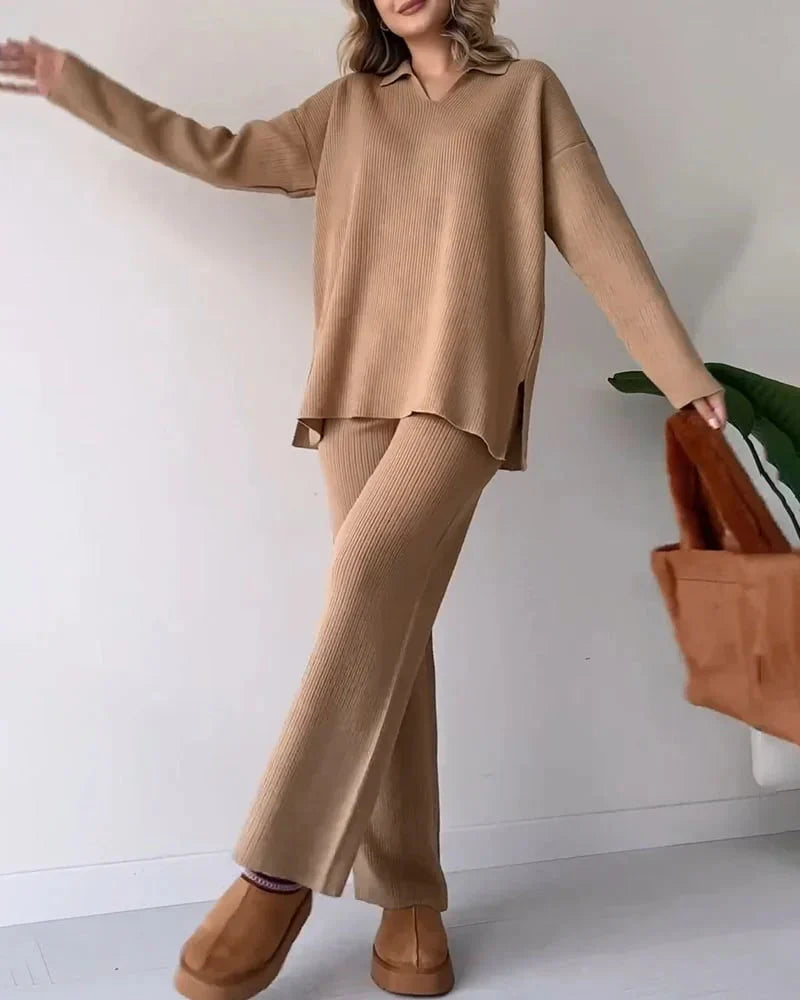Autumnal V-neck set for a cozy style