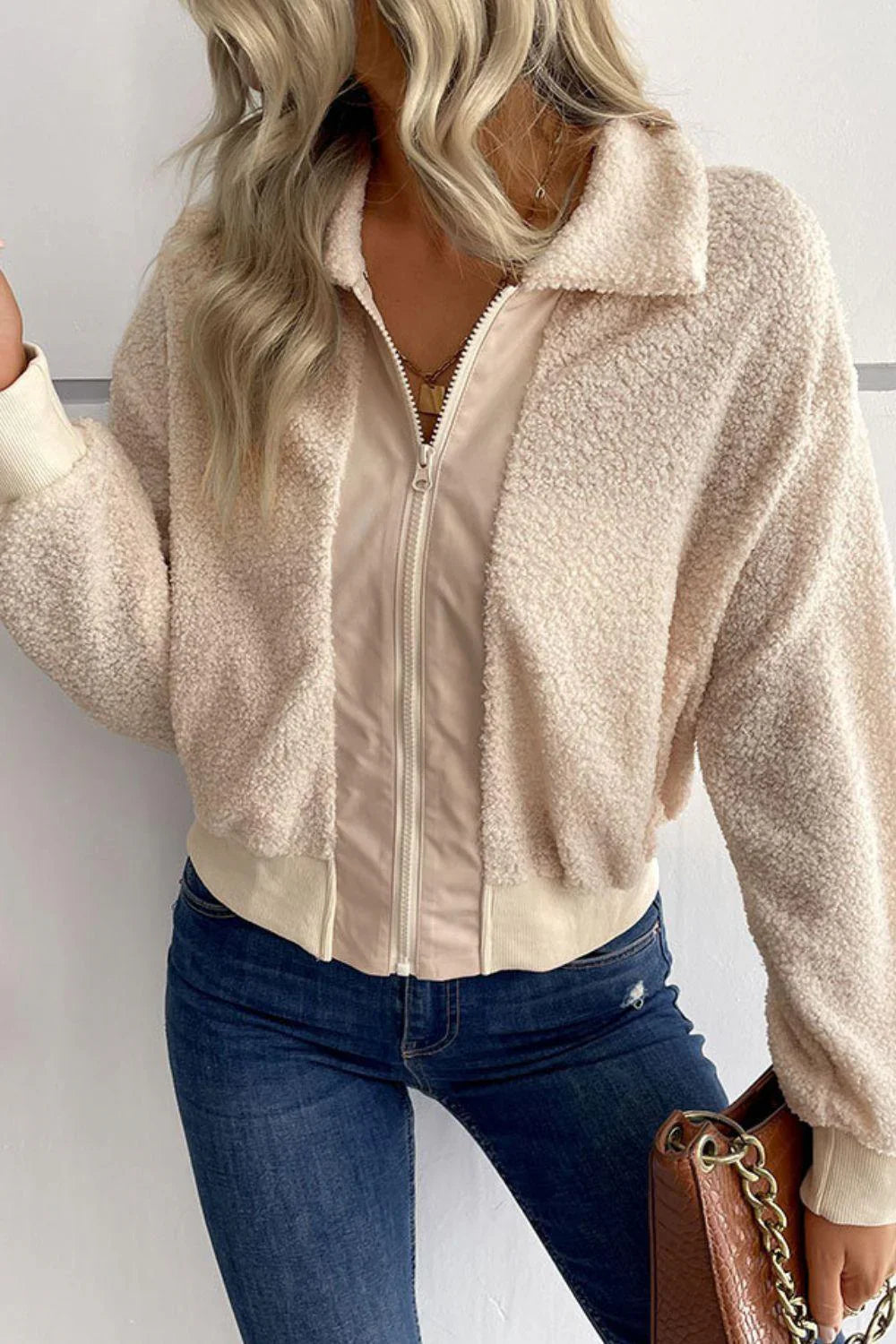 Coat with Collar and Zipper Pockets