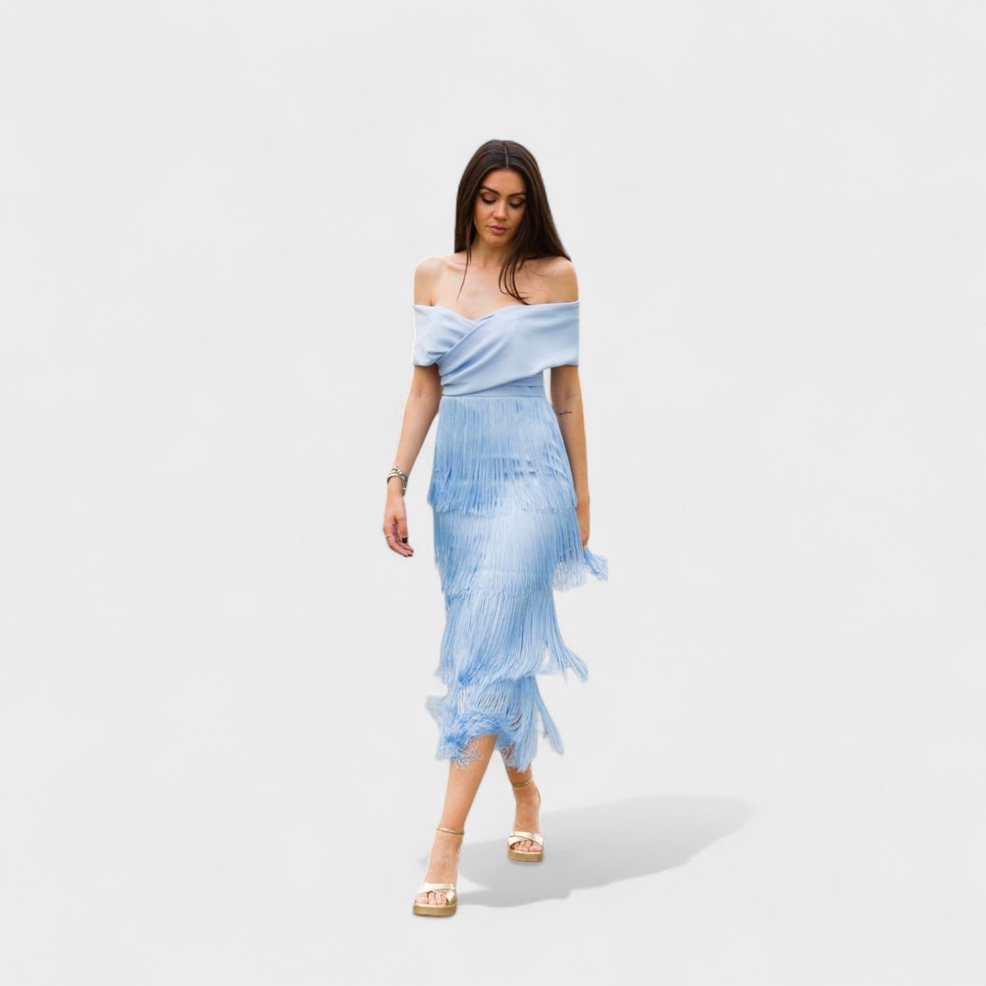 Midi dress with light fringes and an elegant neckline with wide, dropped straps
