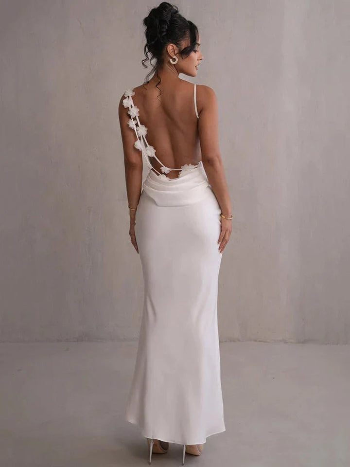 Elegant long evening dress for women with open back and sophisticated design
