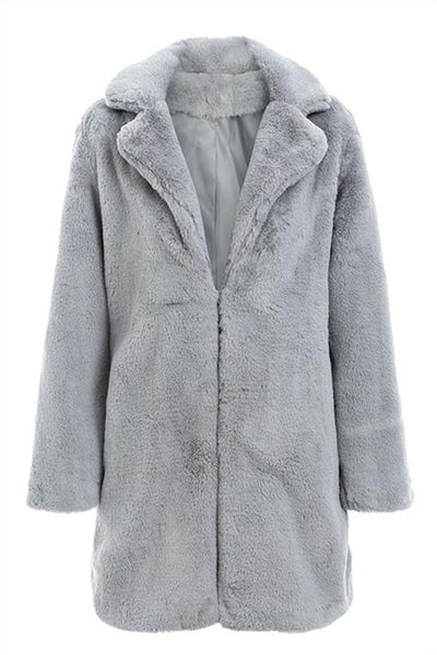 Long, elegant coat with a stylish teddy bear look