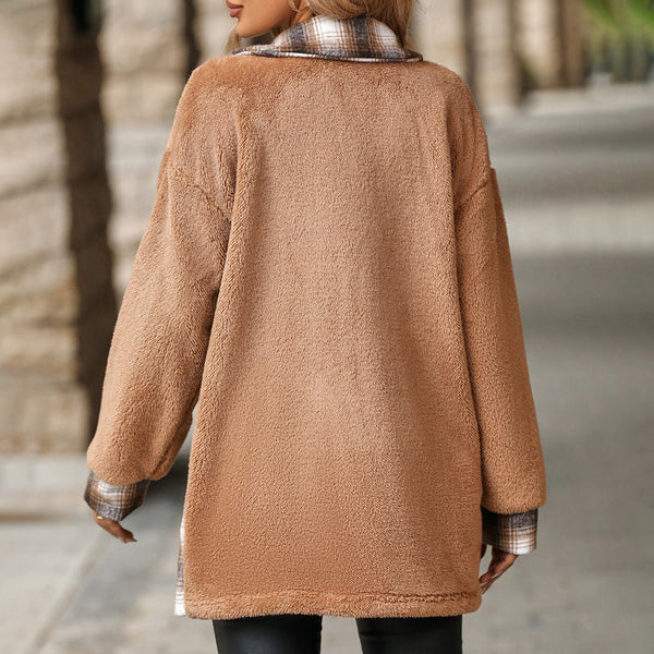 Elegant women's plaid coat: ideal for cold days