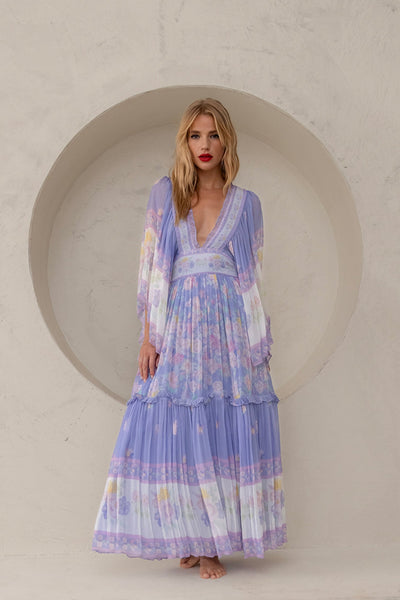 Long flowing dress with ruffles and long sleeves for summer