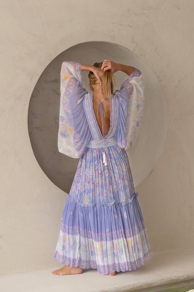 Long flowing dress with ruffles and long sleeves for summer