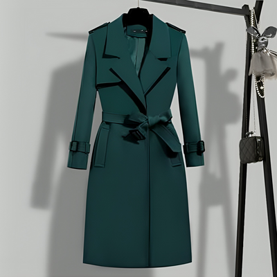 Elegant women's transitional coat with a fitted design