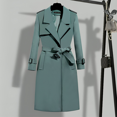 Elegant women's transitional coat with a fitted design