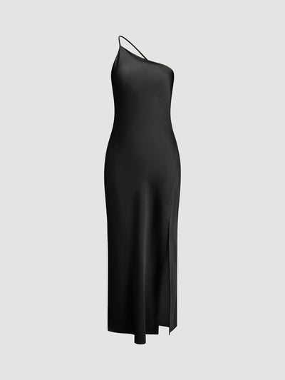 Elegant long dress with halter neck and high slit