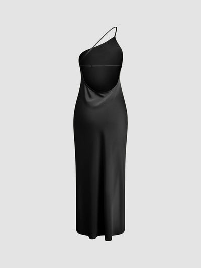 Elegant long dress with halter neck and high slit