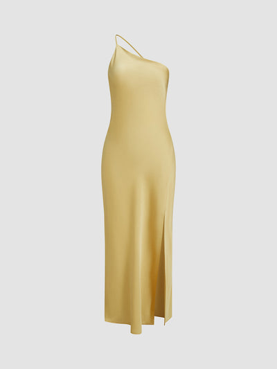 Elegant long dress with halter neck and high slit
