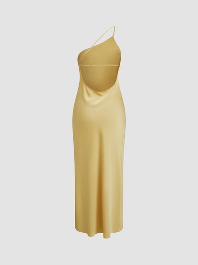 Elegant long dress with halter neck and high slit