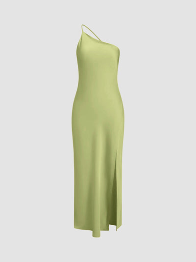 Elegant long dress with halter neck and high slit