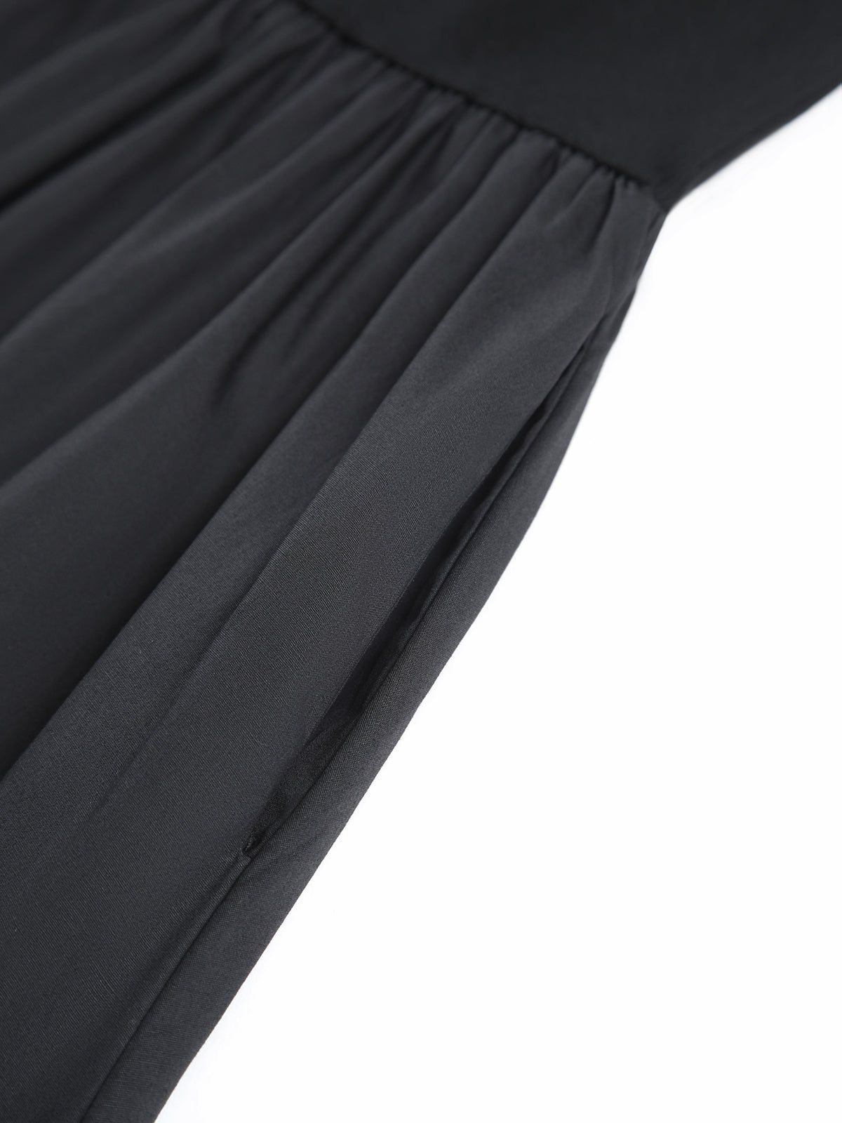 Long sleeveless dress with round neck for relaxed style