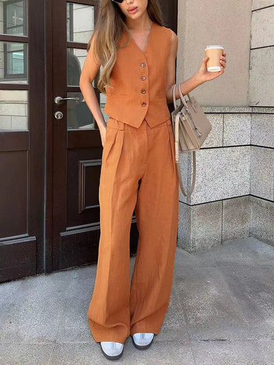 Elegant summer set with wide-legged trousers and a classic button-down vest