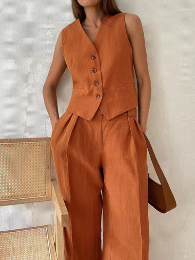 Elegant summer set with wide-legged trousers and a classic button-down vest