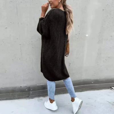 Comfortable women's cardigan with a classic design