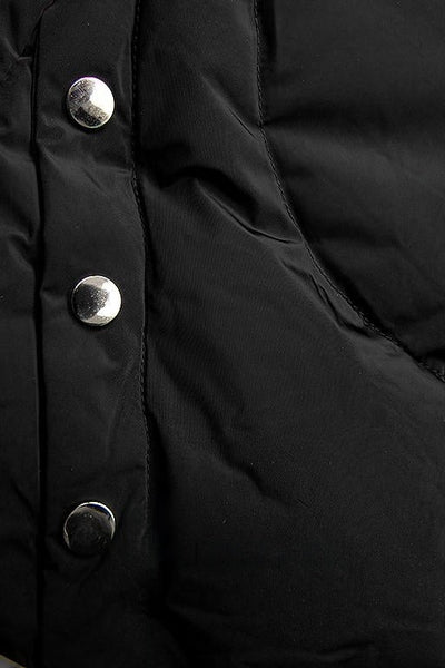Elegant and warm women's parka with a deep hood