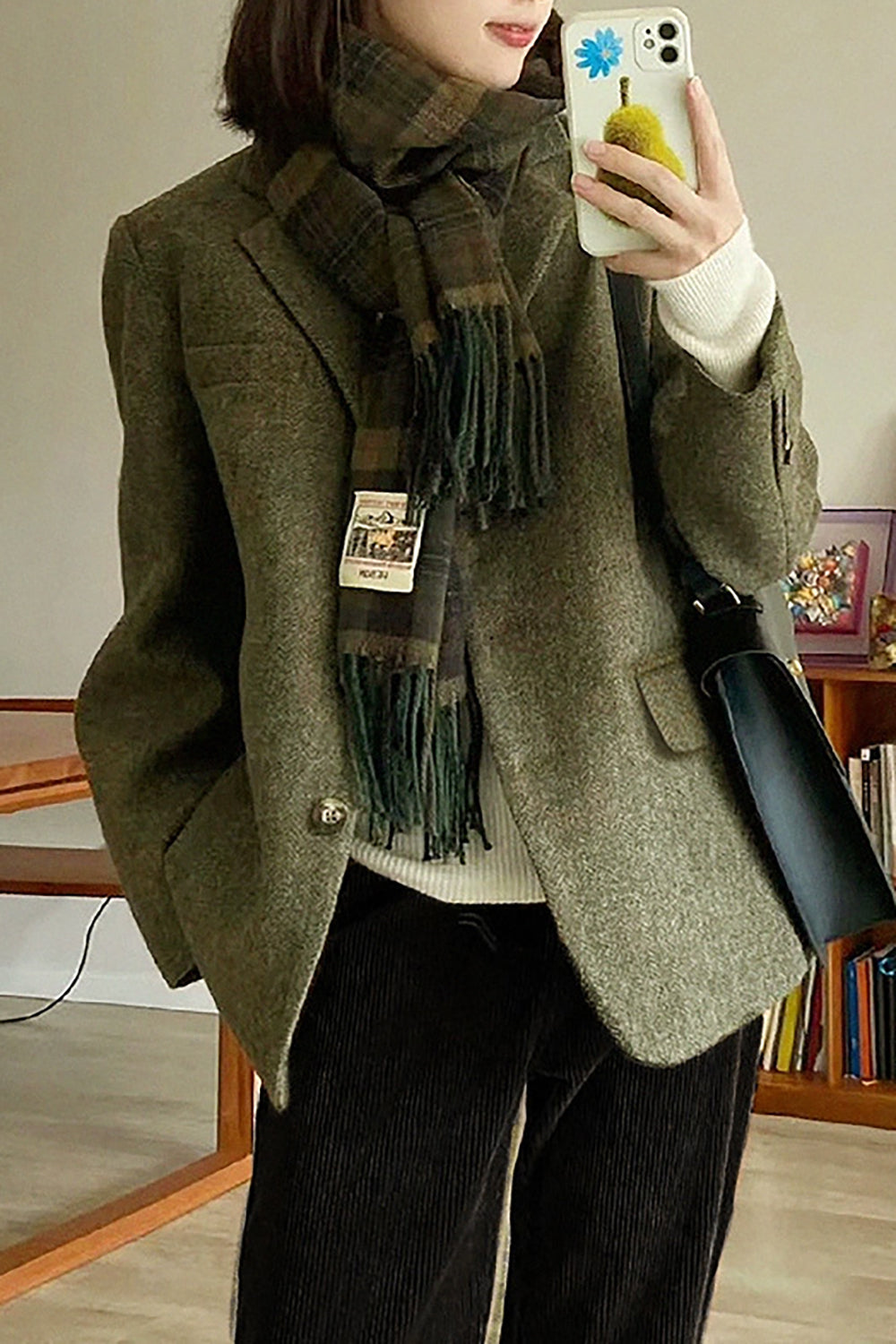 Women's Green Blazer with Notch Lapels in Elegant Tweed
