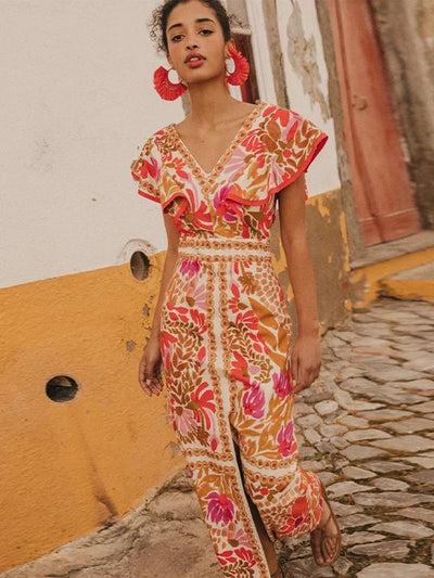 Elegant vintage long dress with unique and sophisticated sleeves