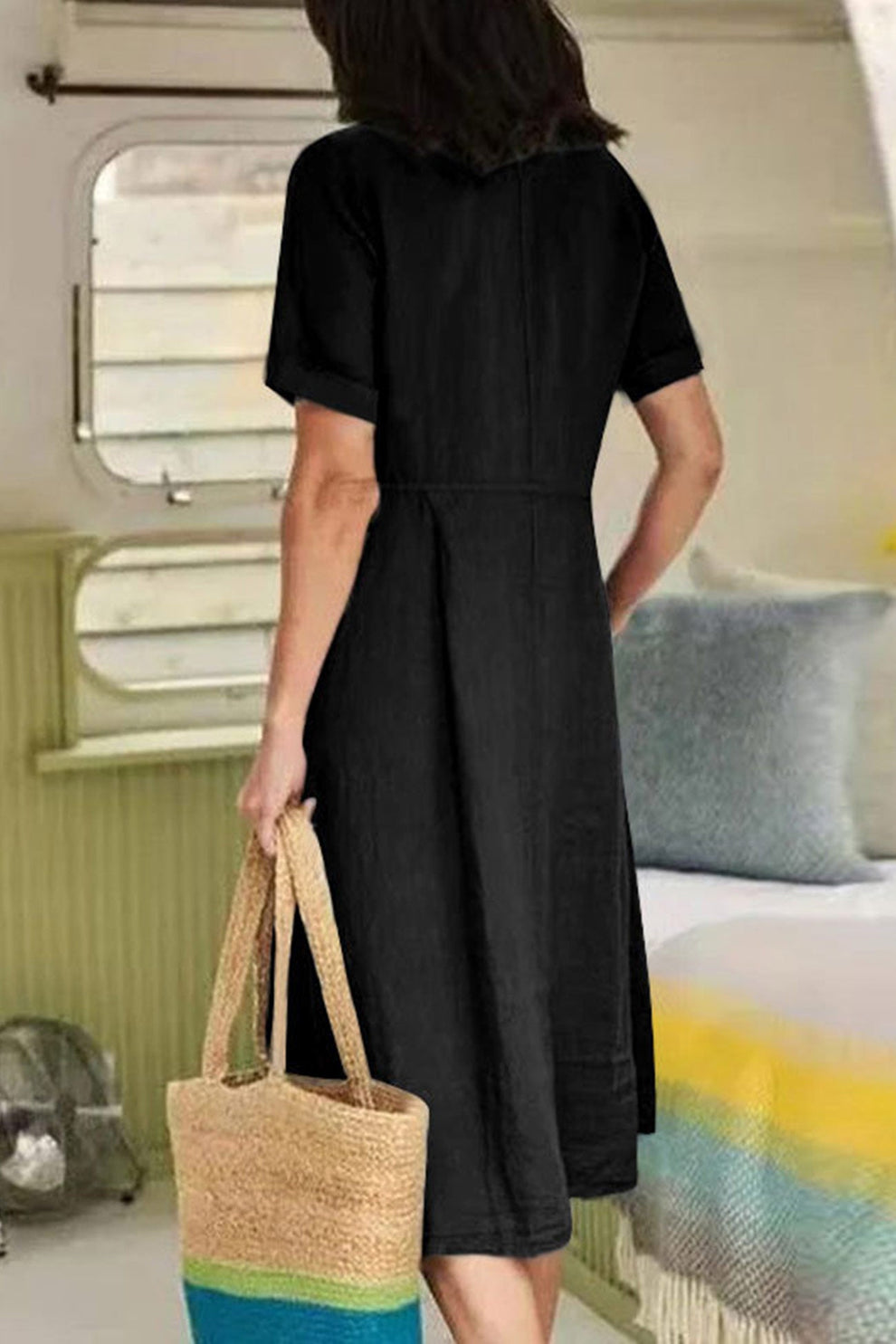 Lightweight midi dress with short sleeves and button-down shirt style