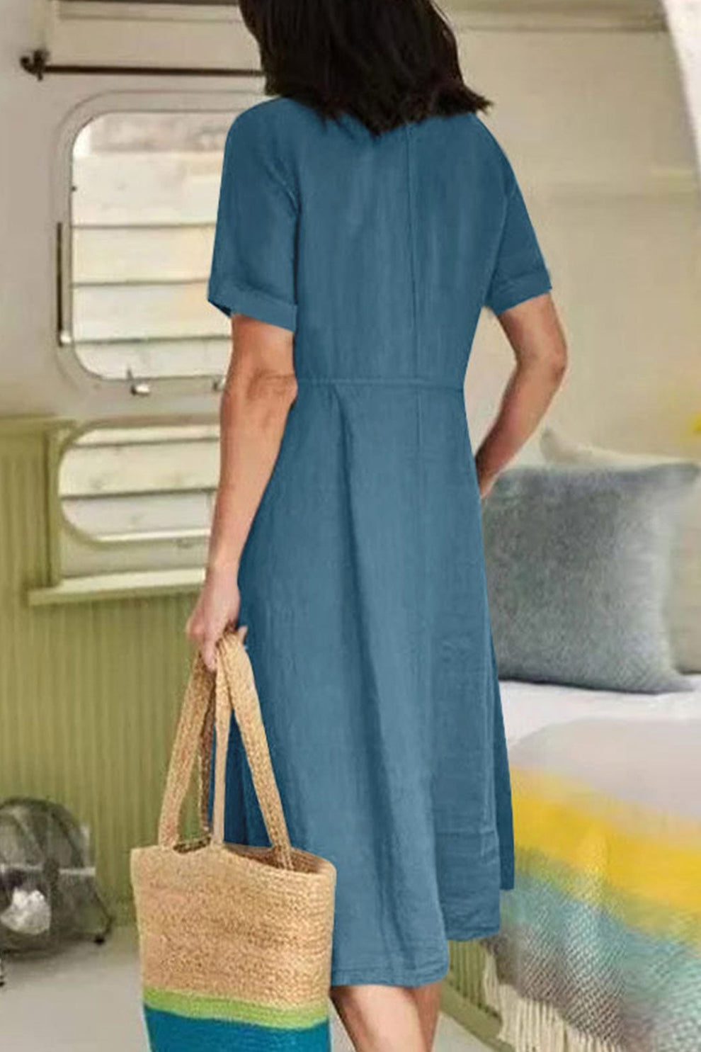 Lightweight midi dress with short sleeves and button-down shirt style