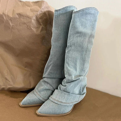 Elegant women's boots with a modern and comfortable design