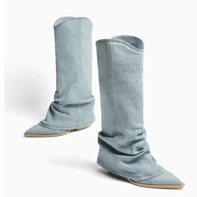 Elegant women's boots with a modern and comfortable design