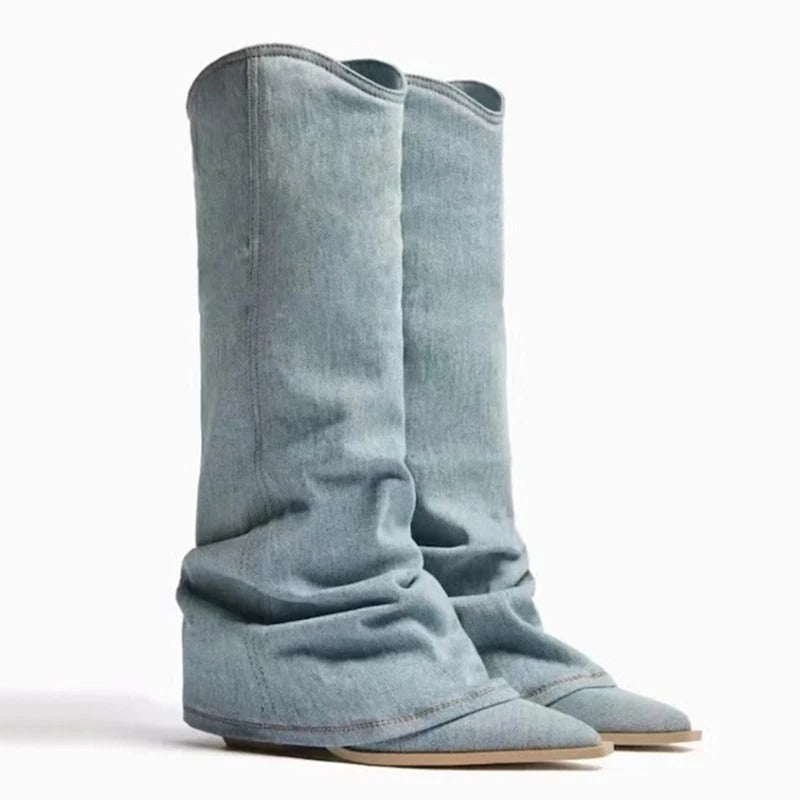 Elegant women's boots with a modern and comfortable design