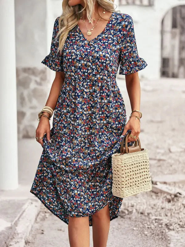 Daisy - Elegant short-sleeved V-neck dress