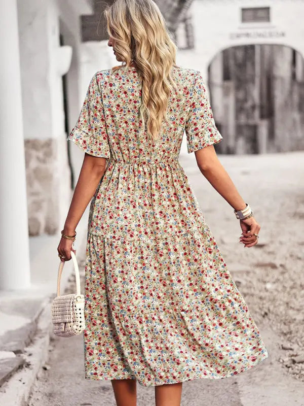 Daisy - Elegant short-sleeved V-neck dress