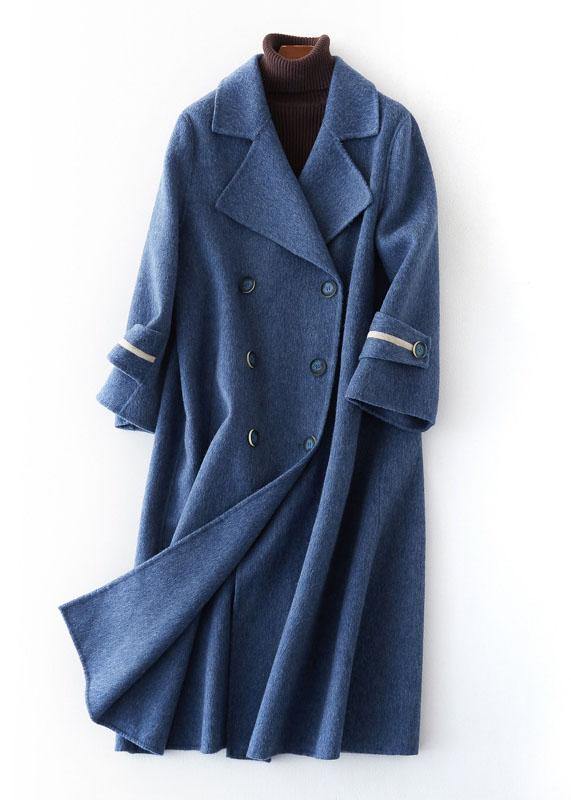 Stylish oversized winter long coat with double-breasted design